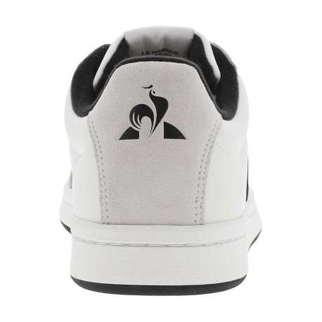 Baskets basses en cuir blanches avec lacets plats et logo noir sur l'extérieur - Image 6