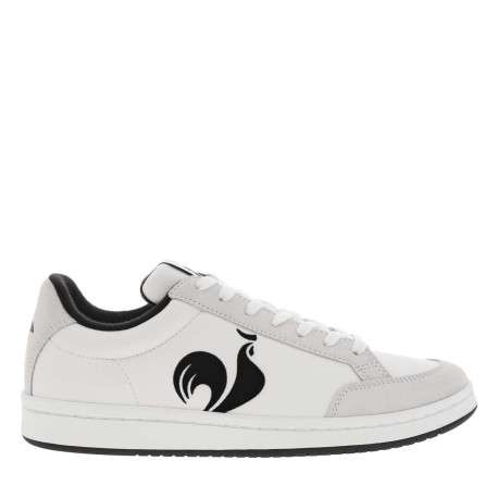Baskets basses en cuir blanches avec lacets plats et logo noir sur l'extérieur - Image 2