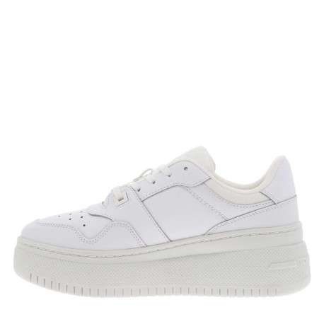 Baskets basses tennis en cuir blanches avec lacets plats et semelle compensée