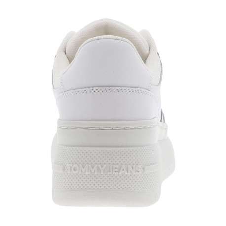 Baskets basses tennis en cuir blanches avec lacets plats et semelle compensée - Image 6