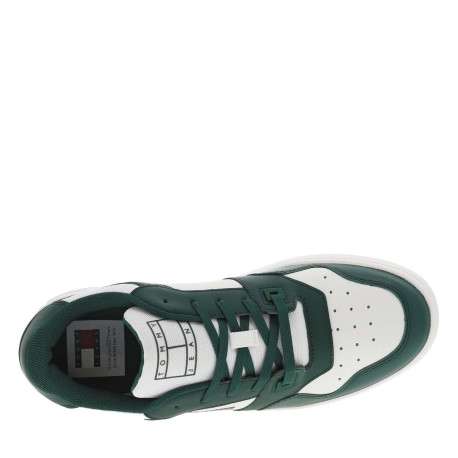 Baskets basses tennis en cuir vertes et blanches avec des lacets plats - Image 4