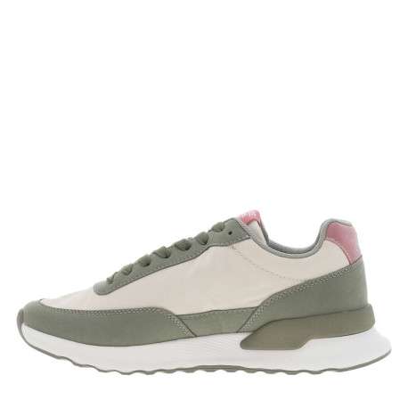 Baskets basses kaki avec des lacets plats et une semelle running