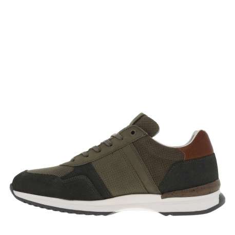 Baskets basses en cuir kaki avec une semelle running et des lacets plats