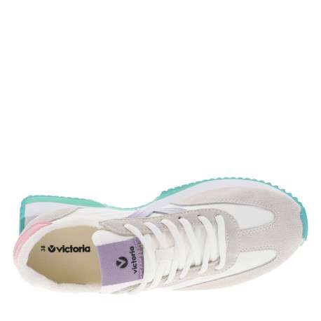Baskets basses en cuir nubuck grises avec des lacets et une semelle running - Image 4