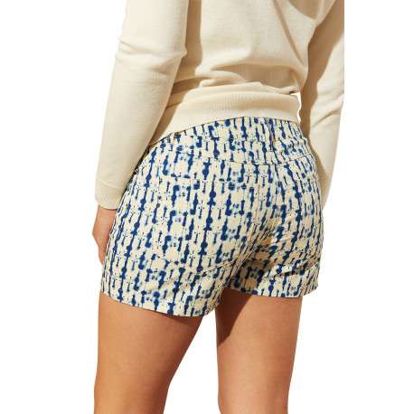 Short 5 poches Fatine en coton bleu imprimé abstrait avec une coupe droite - Image 2