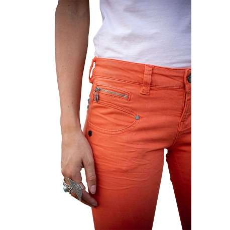 Jean femme rouge - Image 3