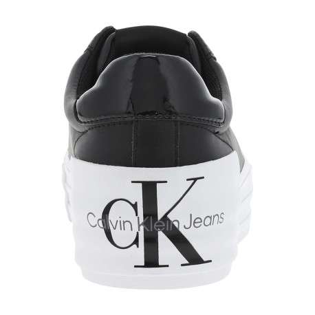 Baskets basses tennis en cuir noires avec logo et une semelle à plateforme - Image 6