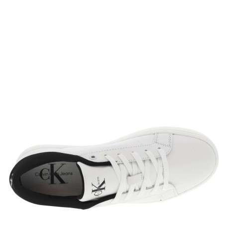 Baskets basses tennis en cuir blanches avec monogramme et lacets plats - Image 4