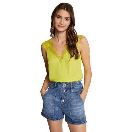 Top sans manches jaune en dentelle avec une coupe droite et un col v - Image 3