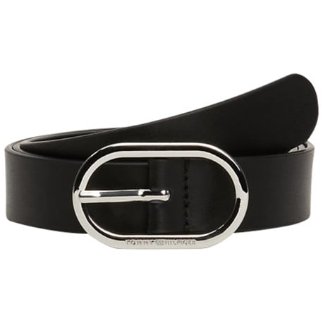 Ceinture en cuir noire unie avec une boucle en métal argenté et nom iconique