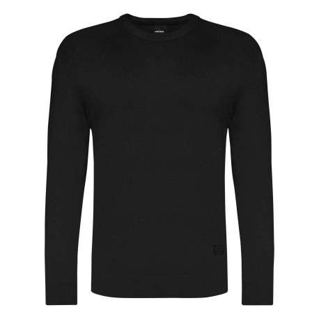 Pull noir uni avec une coupe droite un col rond et des manches longues
