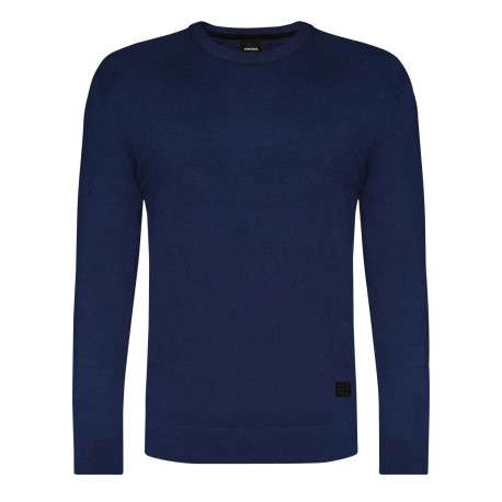 Pull marine uni avec une coupe droite un col rond et des manches longues