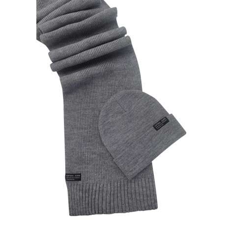 Coffret bonnet et écharpe gris unis à revers et avec une coupe longue