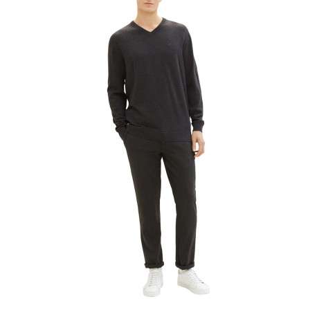 Pull en coton anthracite uni avec une coupe droite et un col en V - Image 4
