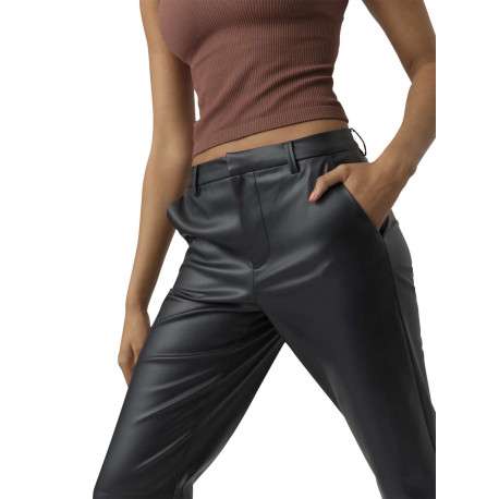 Pantalon en simili cuir noir uni avec une coupe droite et une taille mi-haute - Image 3