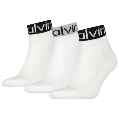 Lot de 3 paires de chaussettes hautes blanches avec inscription Calvin Klein pour homme