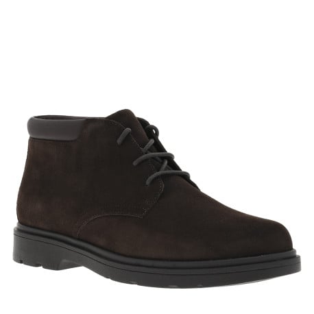 Bottines en cuir nubuck marron avec un talon plat et des lacets ronds