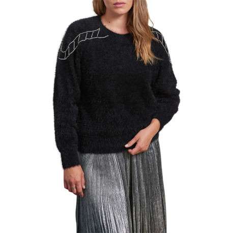 Pull noir uni avec une coupe droite à col rond et bijou décoratif