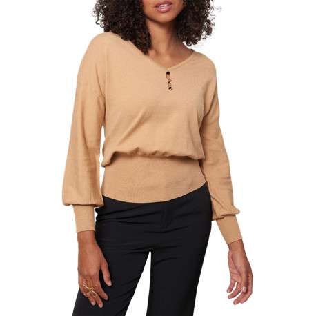 Pull camel uni avec une coupe droite à col v et des boutons décoratifs