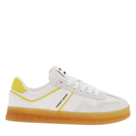 Baskets tennis blanches et jaunes plates avec semelle en gomme et lacets plats - Image 2