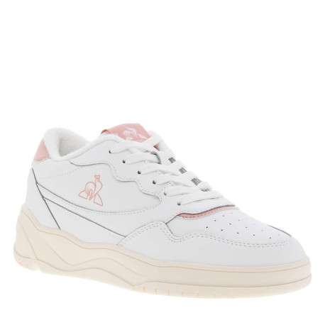 Sneakers multisport blanches et rose pâle à talon plat et à lacets plats blancs - Image 3
