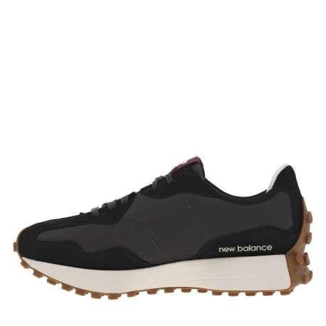 Baskets running noires à talon plat cranté avec des lacets plats noirs