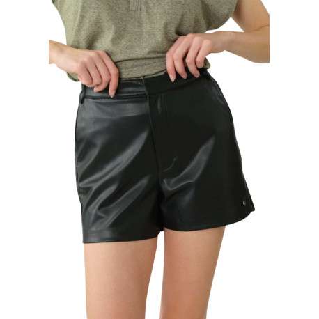 Short simili cuir noir uni avec une coupe droite et des passants pour ceinture - Image 3