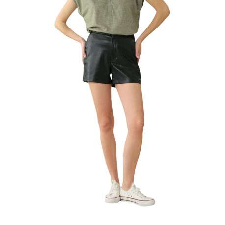 Short simili cuir noir uni avec une coupe droite et des passants pour ceinture - Image 4
