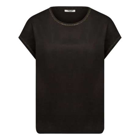 T-shirt noir uni avec une coupe droite à col rond et des manches courtes