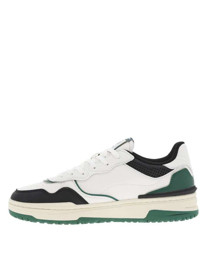 Sneakers blanches et vertes...
