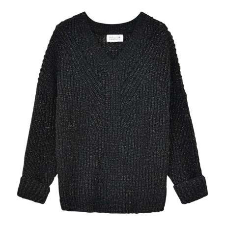 Pull noir uni avec une coupe droite à col v et des manches longues