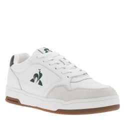 Baskets tennis blanches à talon plat et à lacets plats et logo vert