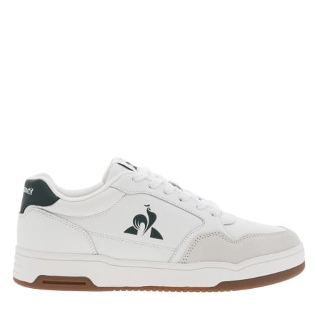 Baskets tennis blanches à talon plat et à lacets plats et logo vert