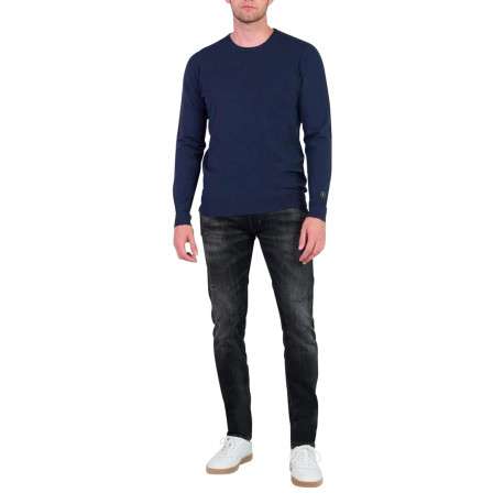 Pull bleu marine en maille uni avec une coupe près du corps et un col rond - Image 4