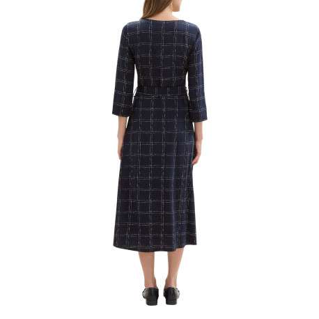 Robe mi-longue marine à carreaux blancs avec une coupe droite et un col en V - Image 3