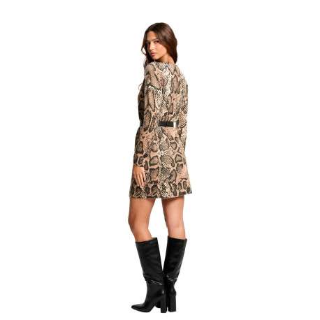Robe courte beige imprimé python avec une coupe droite à col rond - Image 3