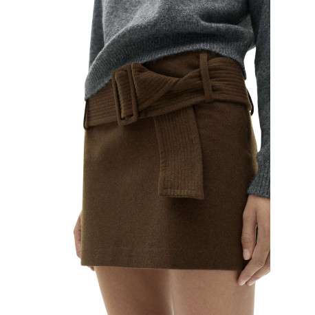 Jupe courte kaki unie à coupe mini-jupe avec ceinture et boucle ton sur ton - Image 3