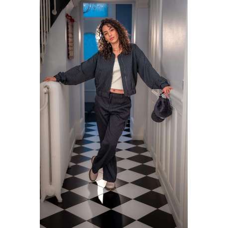 Blouson Bomber noir à coupe droite avec rayures blanches et 2 poches raglan - Image 4