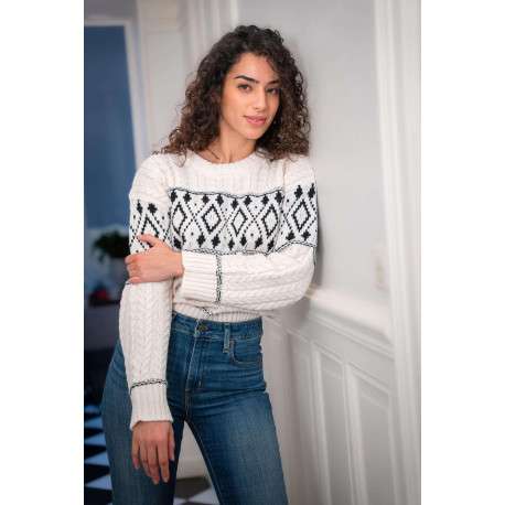Pull blanc uni avec une coupe droite à col rond et des manches longues - Image 8