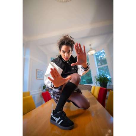 Blouson Bomber Varsity noir et blanc à coupe oversize avec écusson et liserés - Image 10