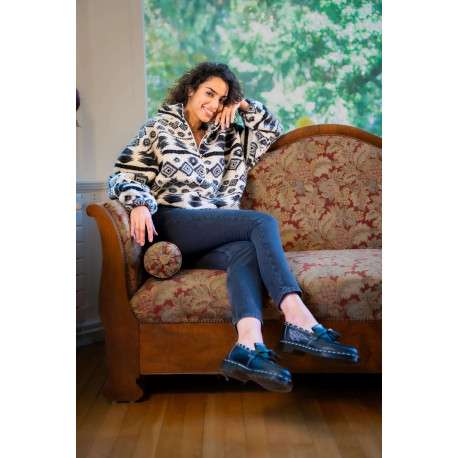 Jean en coton mélangé noir délavé avec une coupe mom et une taille haute