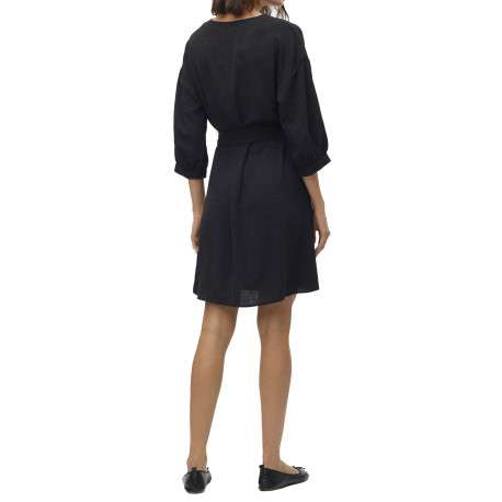 Robe courte noire unie à coupe droite fluide avec des manches 3/4 - Image 3