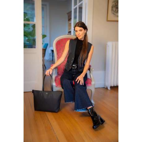 Sac shopping noir uni avec grandes anses et logo crocodile sur l'avant