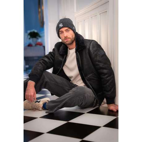Jean noir effet délavé au niveau des cuisses à coupe loose avec 6 poches - Image 5