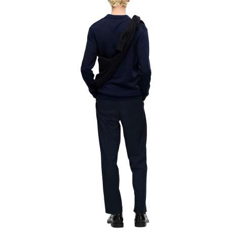 Pull en laine merinos marine uni avec une coupe droite et un col polo - Image 2