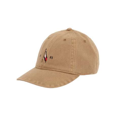 Casquette beige unie en coton avec une boucle de fermeture et nom iconique brodé