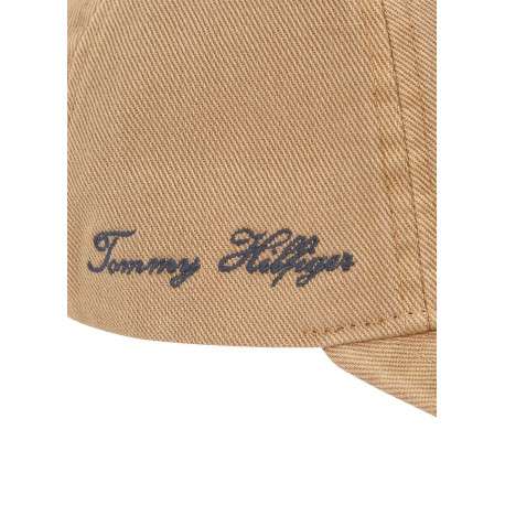 Casquette beige unie en coton avec une boucle de fermeture et nom iconique brodé - Image 3