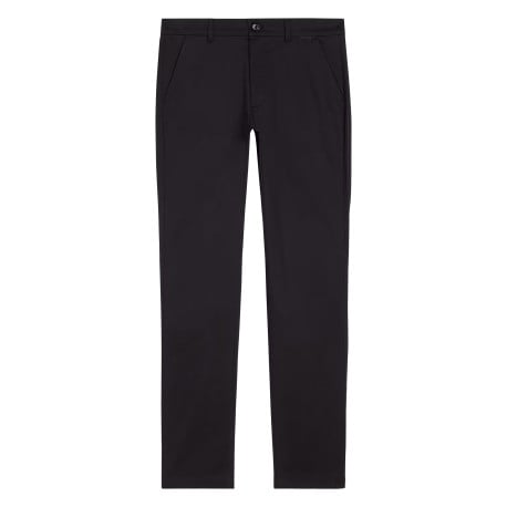 Chino en coton noir uni avec une coupe slim et un aspect satiné