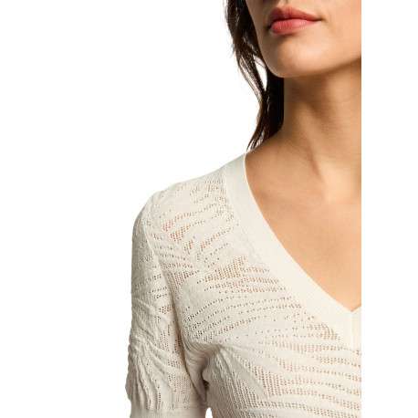 Pull blanc uni à coupe ajustée, col v et à manches courtes et motifs végétaux - Image 3
