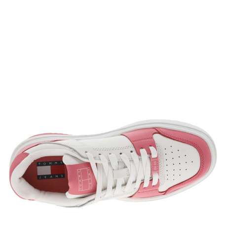 Tennis en cuir roses et blanches plates avec des lacets plats blancs - Image 4